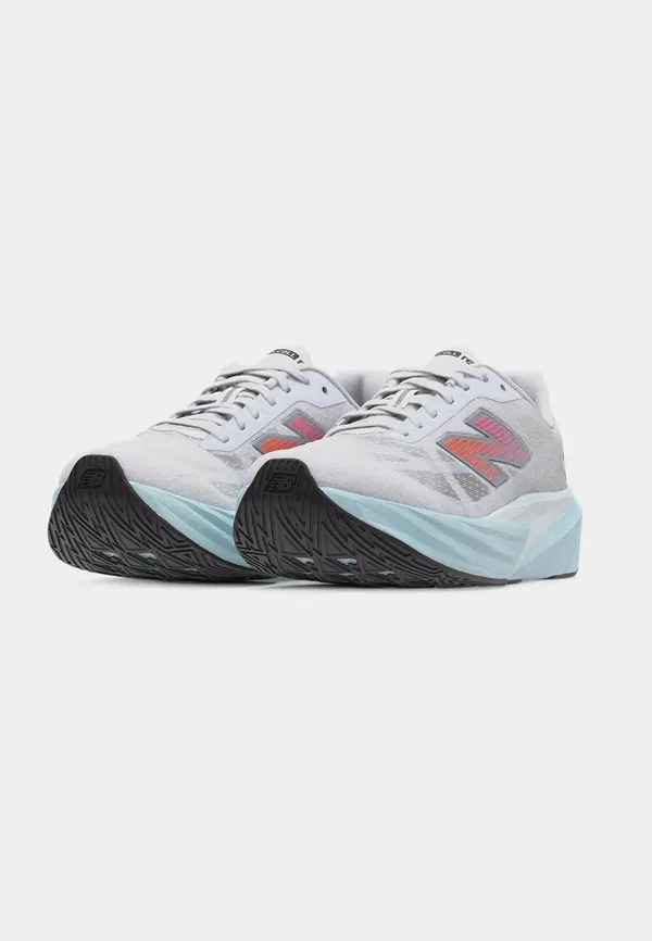 Кроссовки для бега по шоссе Rebel v5 New Balance, белый — фото 3