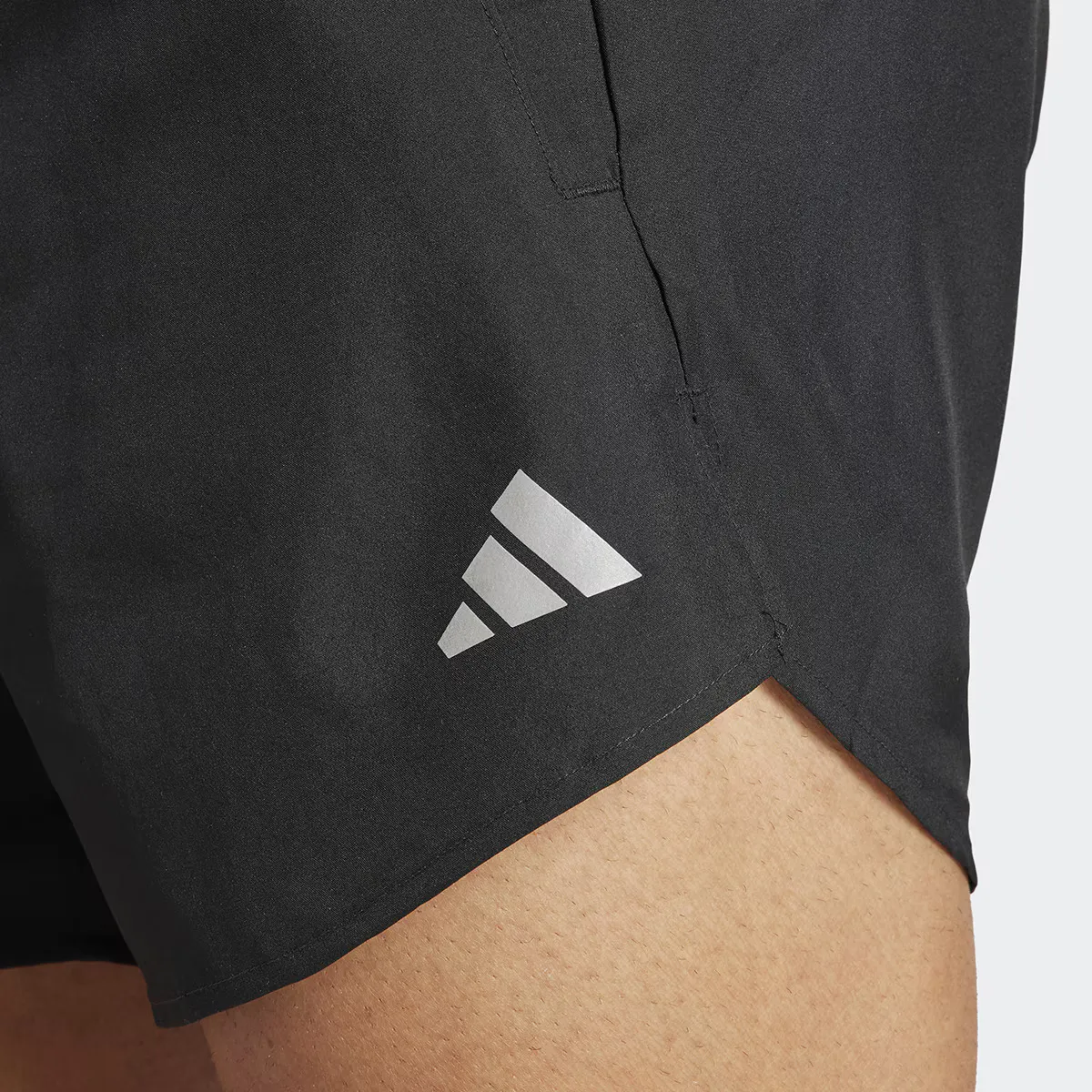 Мужские шорты Adidas Run It Short, черный — фото 4