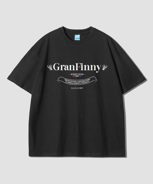 

Футболка классическая с коротким рукавом, свободного кроя, с логотипом GRANFINNY, черная