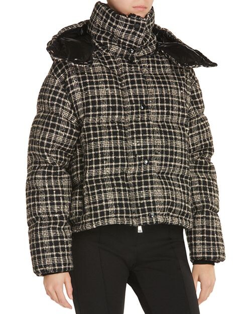 

Пуховик Outrage с капюшоном Moncler, цвет Multi