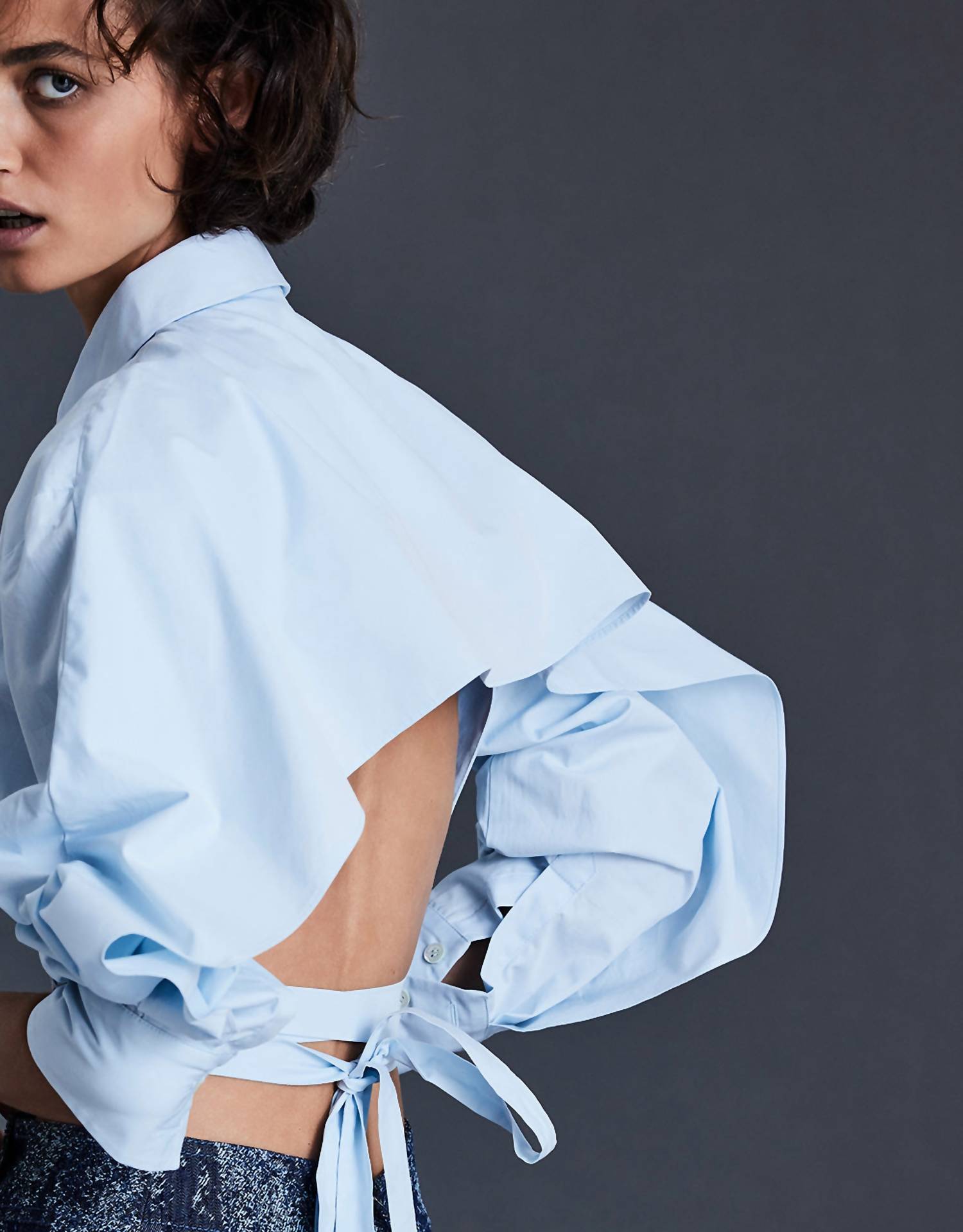 

Детская голубая рубашка без спинки на пуговицах Balestra