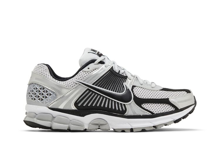 

Кроссовки Air Zoom Vomero 5 'Metallic Silver Black', серебряный