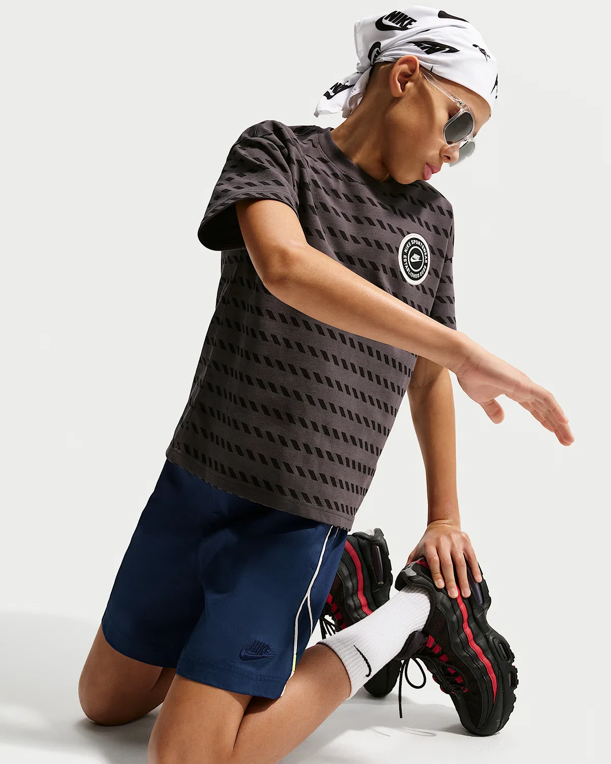 Детские шорты Nike Sportswear Woven, Midnight Navy/Midnight Navy/Soft Pearl/Midnight Navy — фото 4