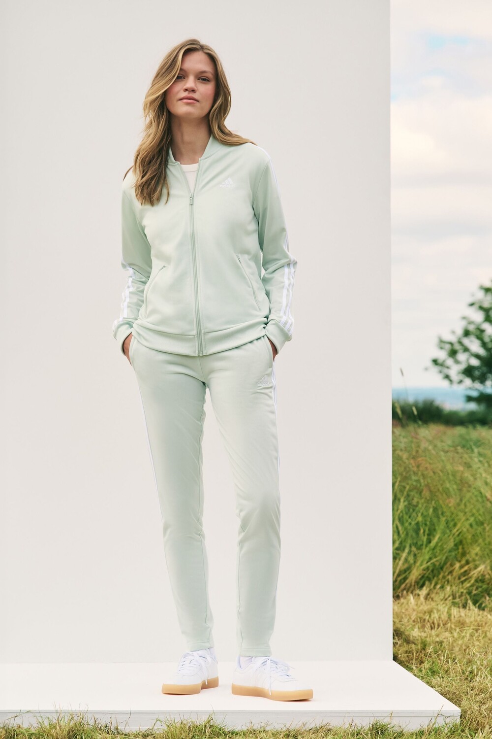 

Спортивный костюм Essentials с тремя полосками Adidas, зеленый