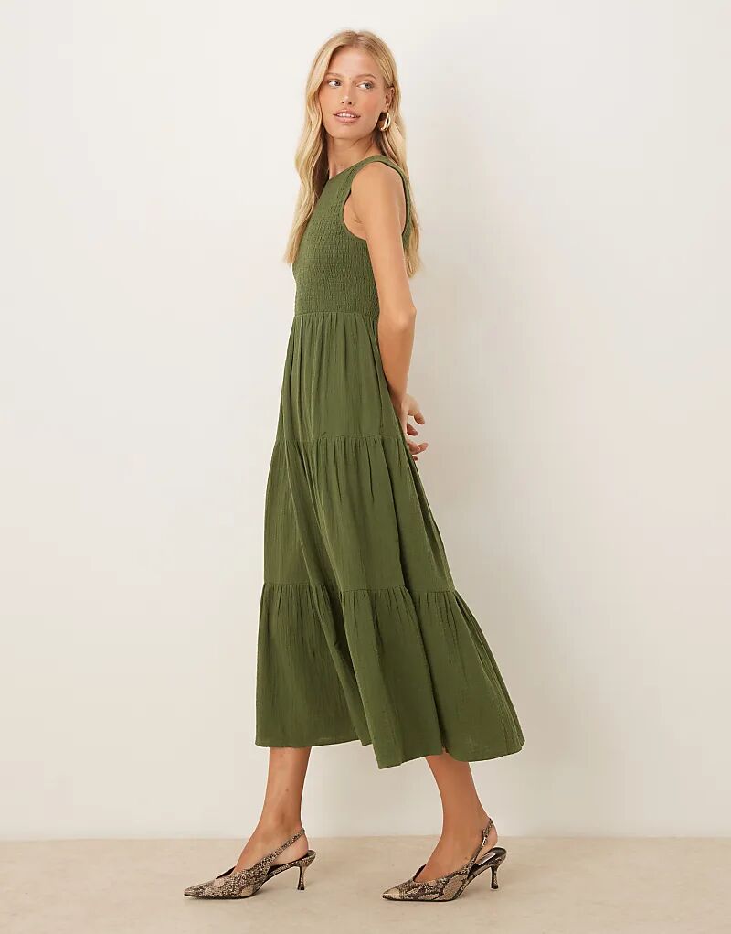 

Платье миди без рукавов Nobody's Child Charlie цвета хаки с ярусами