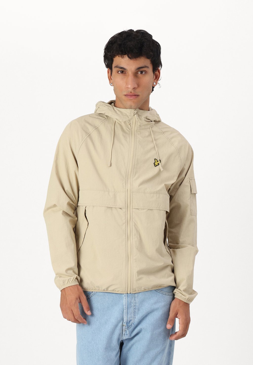 

Легкая куртка HOODED WINDBREAKER JACKET Lyle & Scott, бежевый