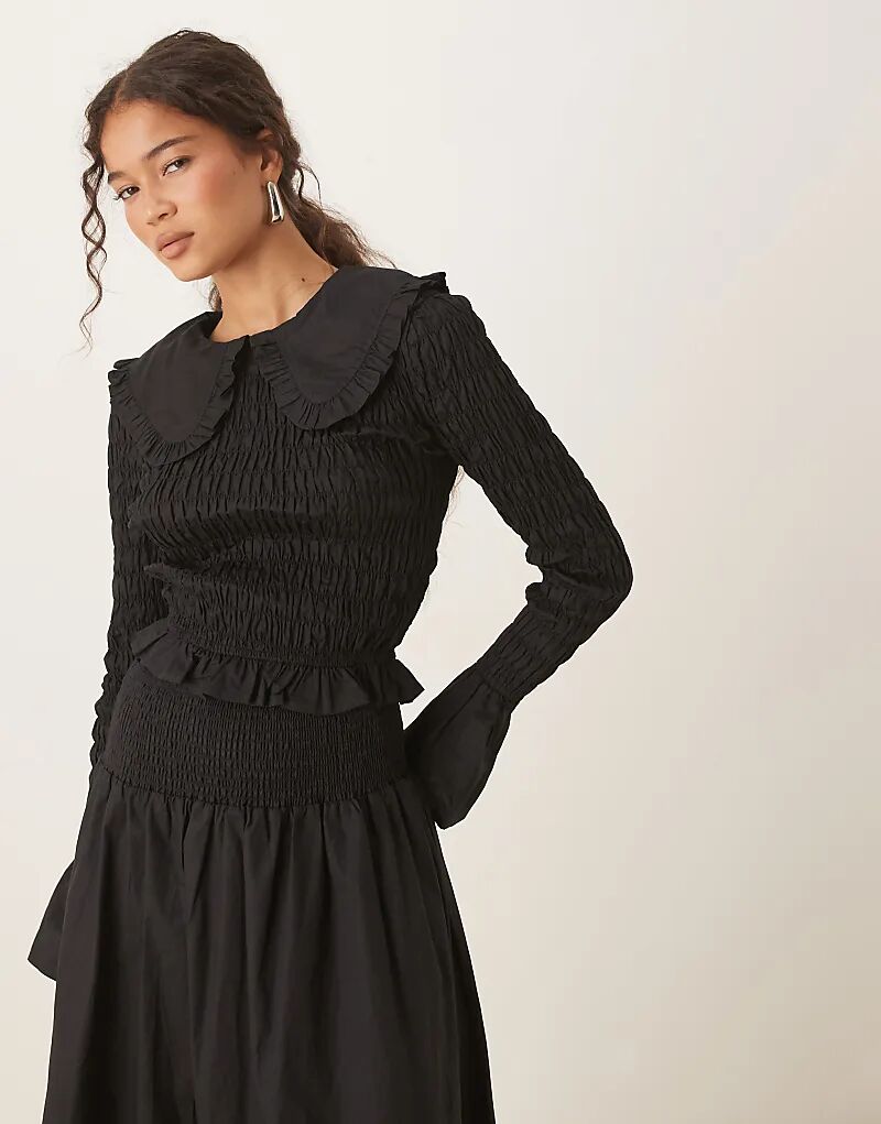 

Glamorous лонгслив с длинными рукавами и сборками в черном цвете