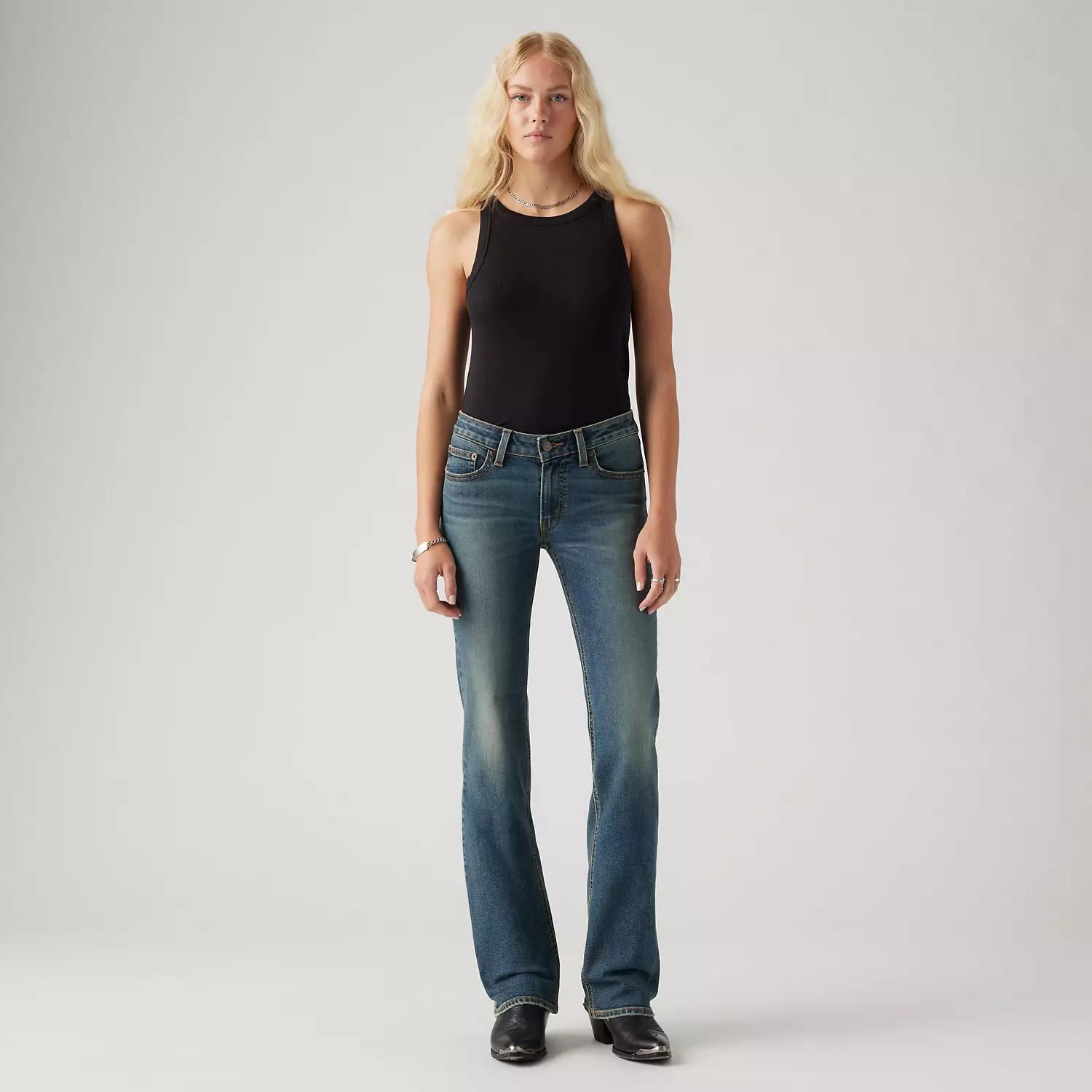 Супернизкие женские джинсы bootcut Levi's, цвет Show on the Road - Dark Wash — фото 3