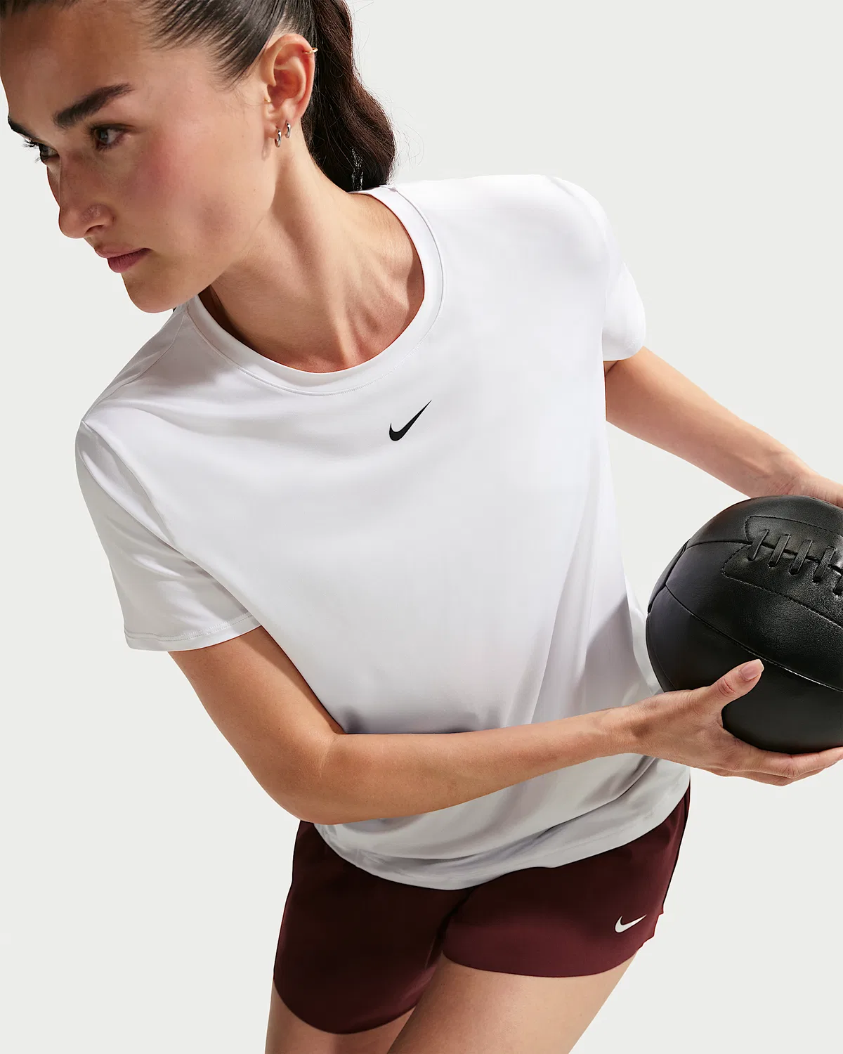 Женский топ Nike One Classic с коротким рукавом Dri-FIT, White/Black — фото 3