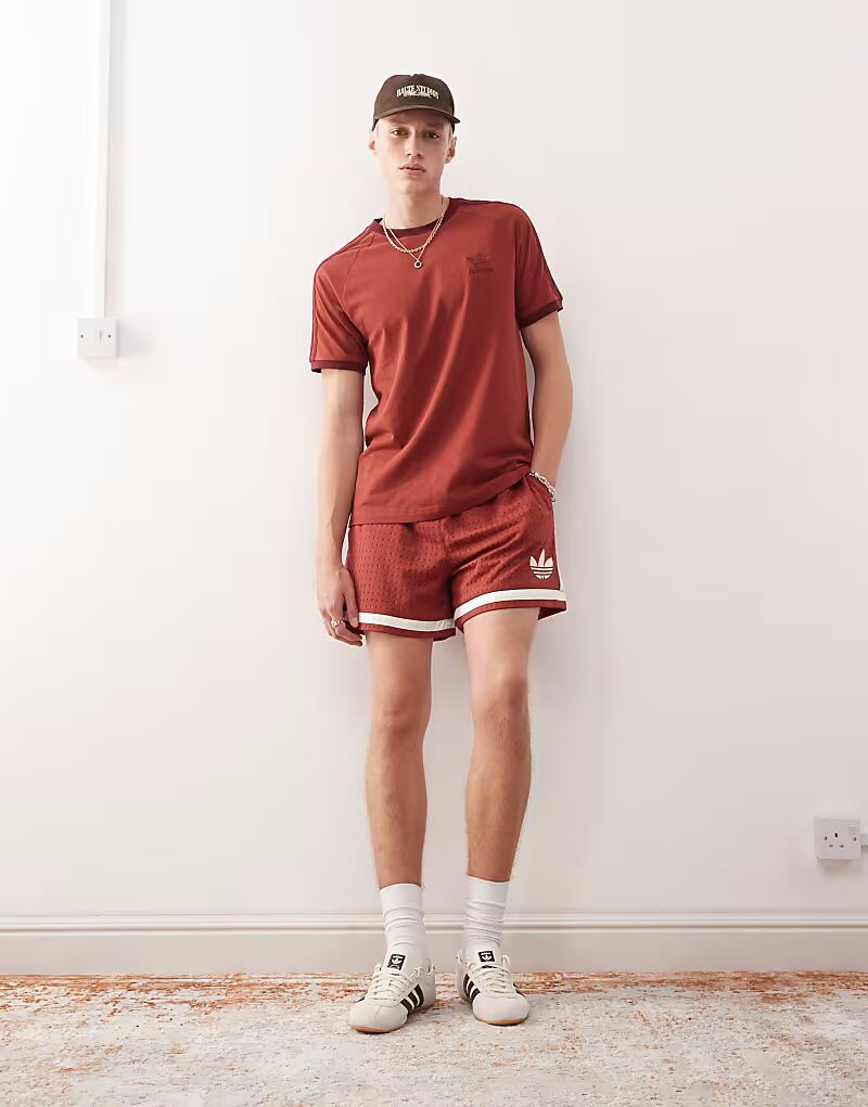 

Adidas Originals - Баскетбол - Шорты красного цвета с дизайном в виде обертки