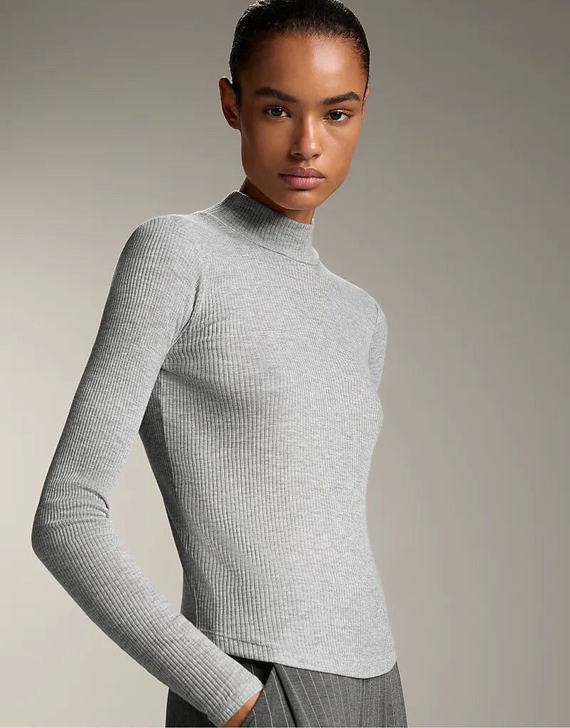 

Футболка OYSHO с высоким воротом и лиоцеллом, черная