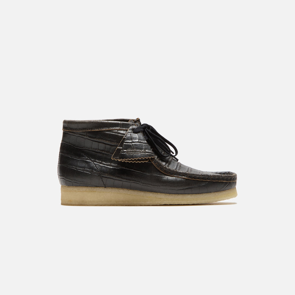

Ботинки Clarks Wallabee Harajuku Croc Distress Leather Boot, черный