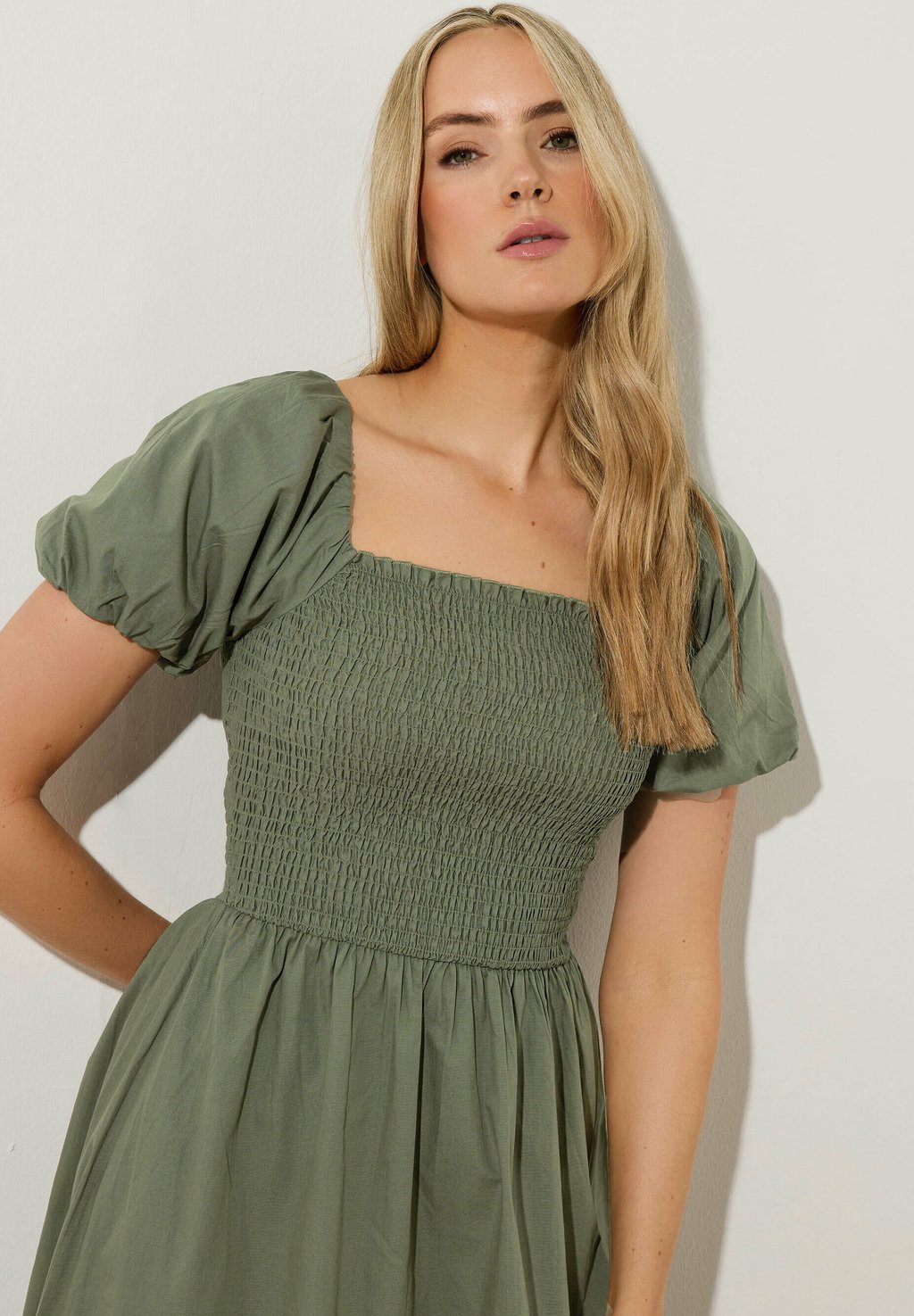 

Повседневное платье PUFF SLEEVE SHIRRED Long Tall Sally, хаки