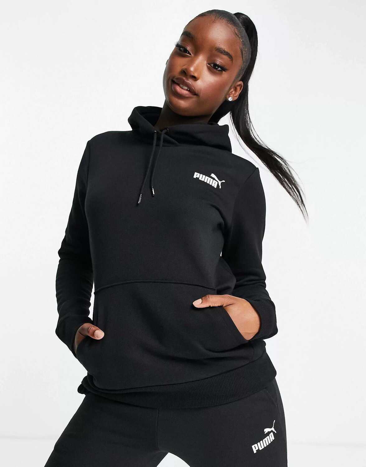 

Черное худи с маленьким логотипом Puma Essentials, Черный, Черное худи с маленьким логотипом Puma Essentials