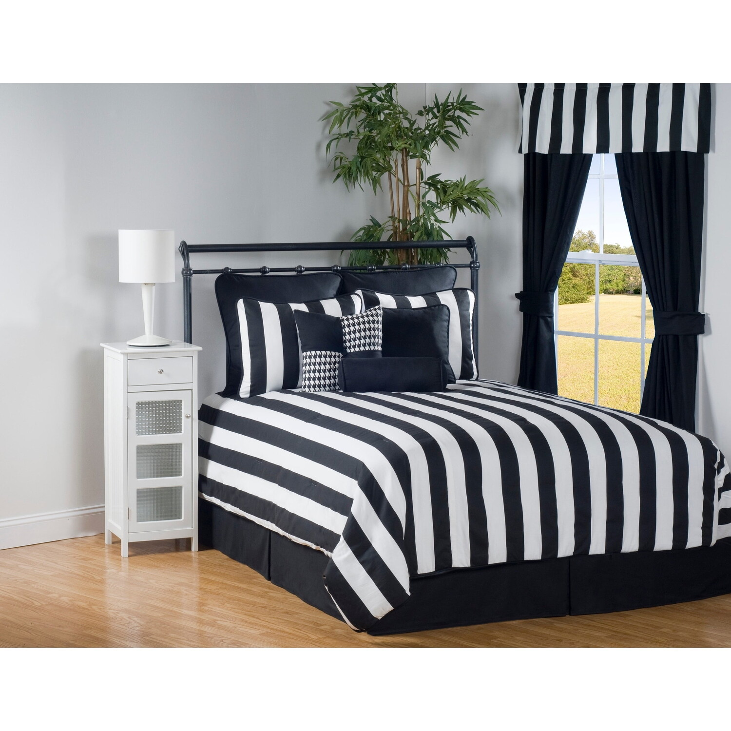 

Комплект одеял Bed Bath & Beyond 4 шт, черный/белый