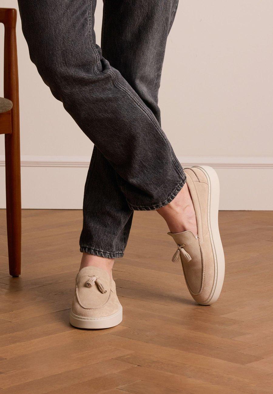 Лоферы Manfield LOAFER MIT QUASTEN, Beige