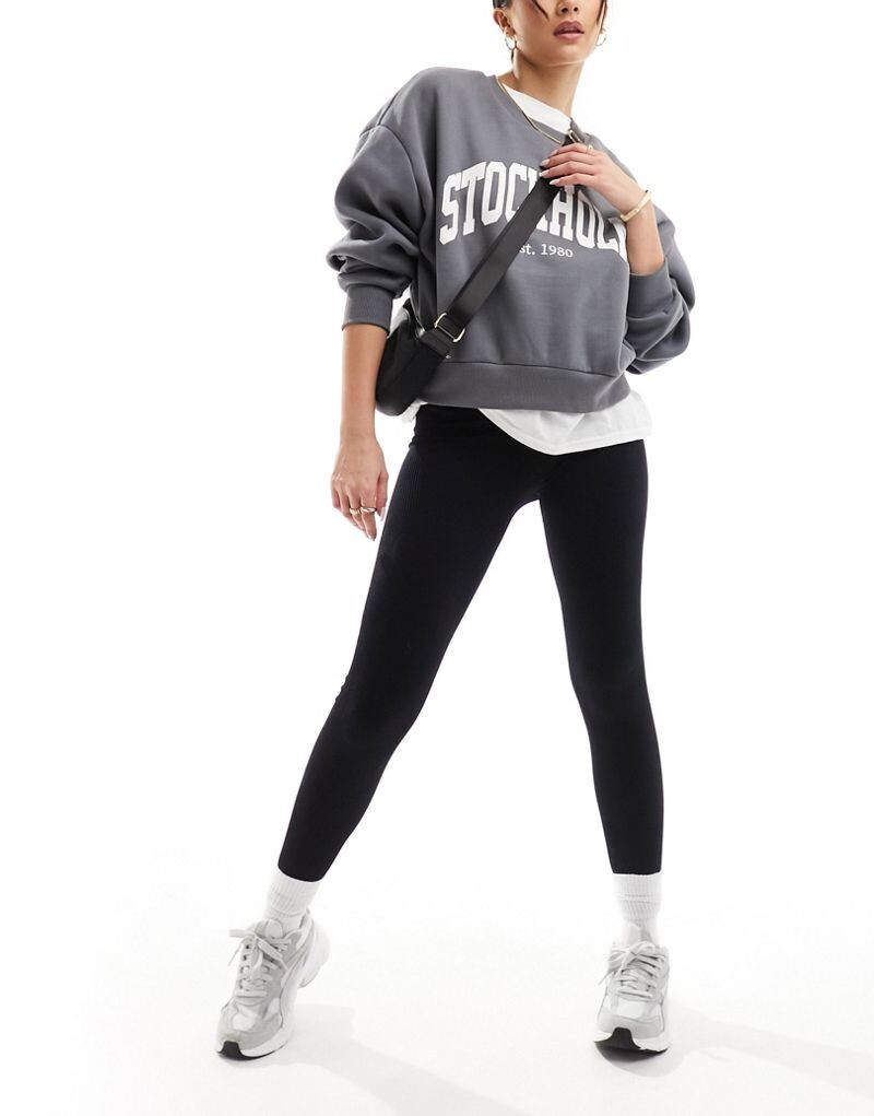 

Черные бесшовные ребристые корректирующие леггинсы ASOS DESIGN