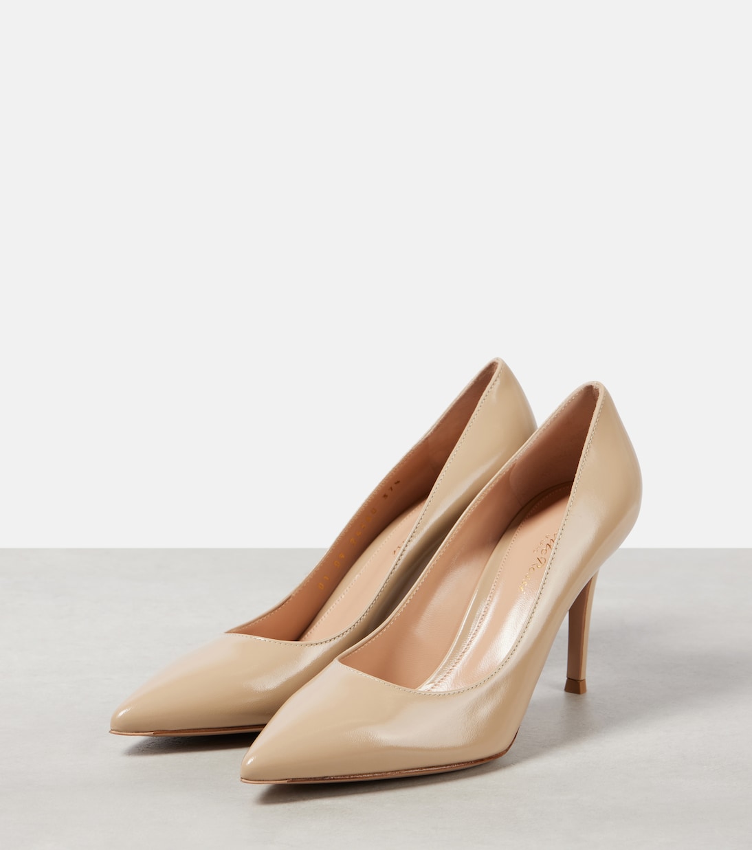 Туфли-лодочки Gianvito 85 из лакированной кожи Gianvito Rossi, песочный — фото 4