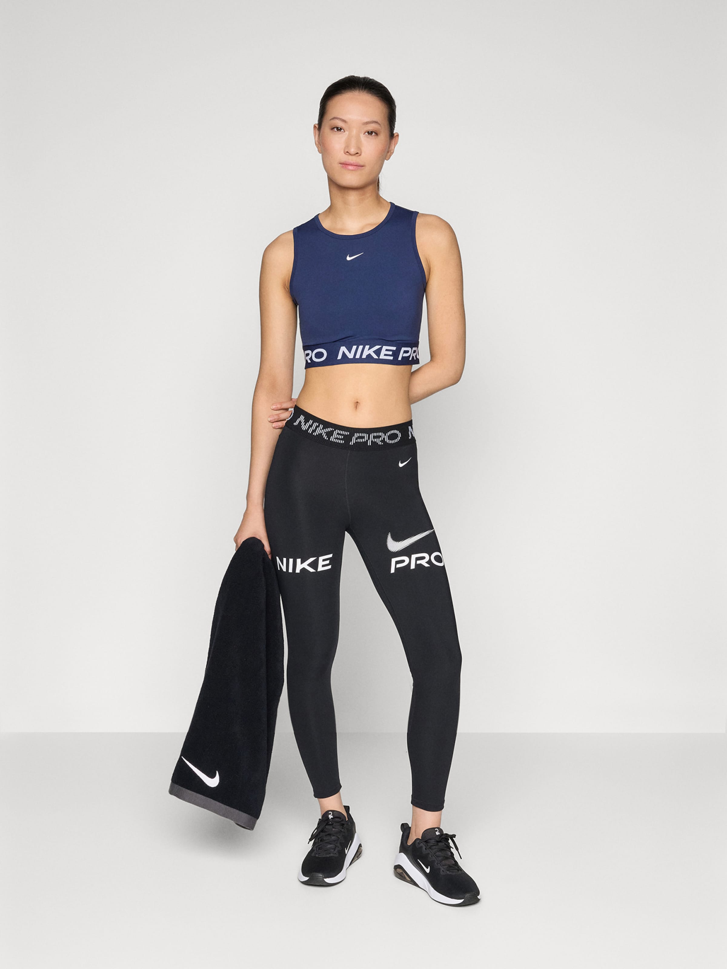 NIKE Спортивный топ 'Pro 365' в цвете Gentian — фото 4