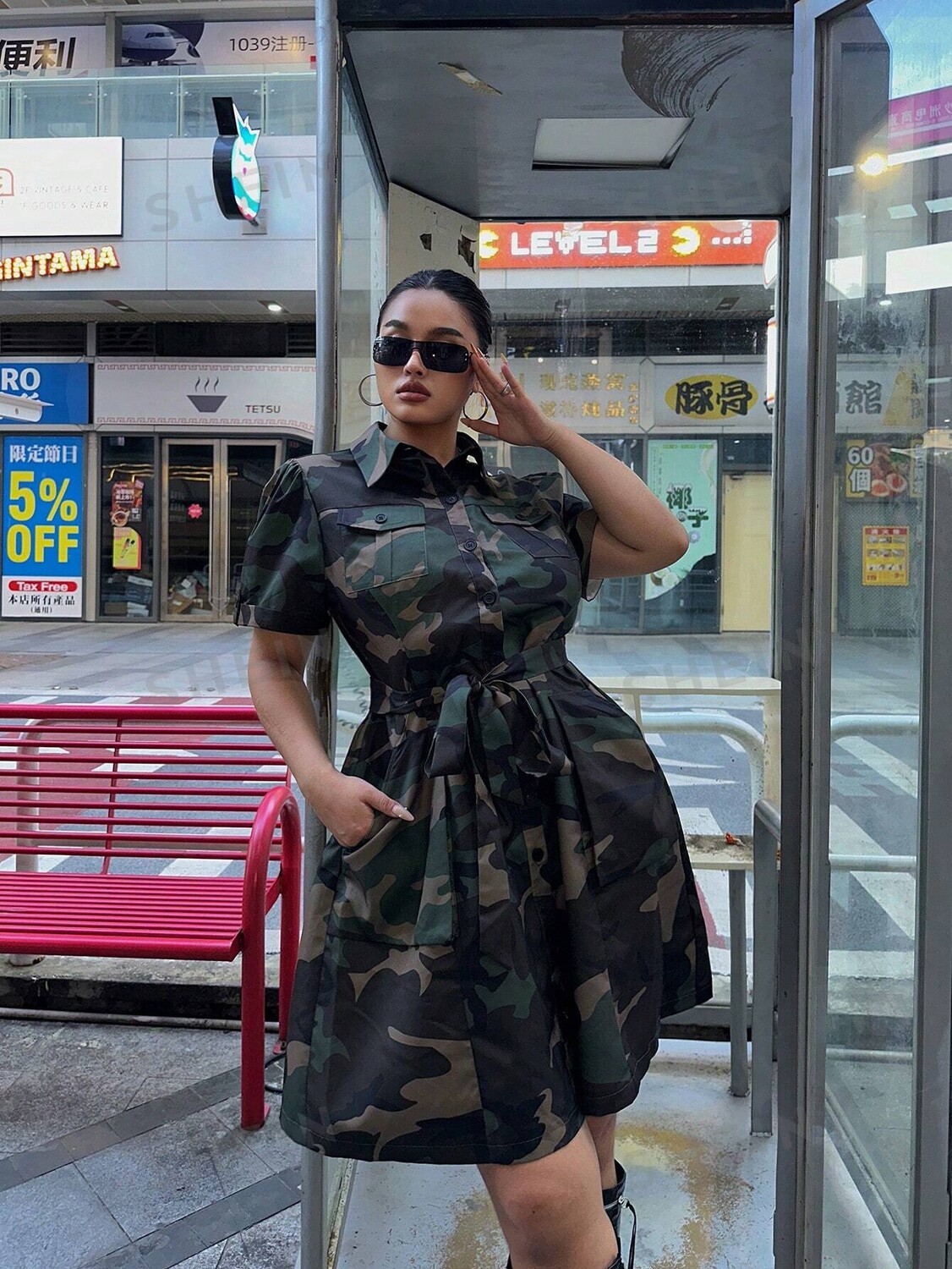 

EZwear Платье больших размеров без рукавов с камуфляжным принтом и летними карманами Shein, мультиколор