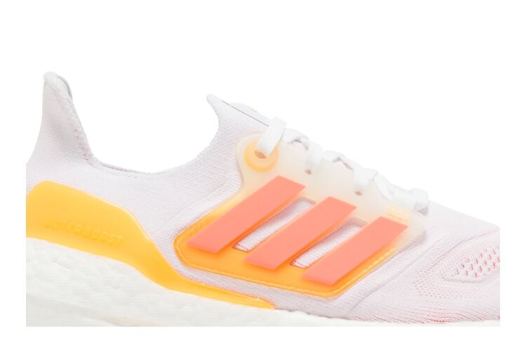 Кроссовки Adidas Wmns UltraBoost 22, белый — фото 2