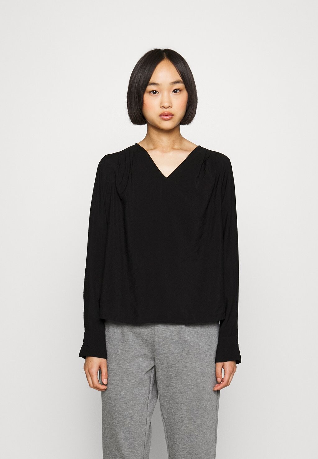 

Блузка Vero Moda, черный