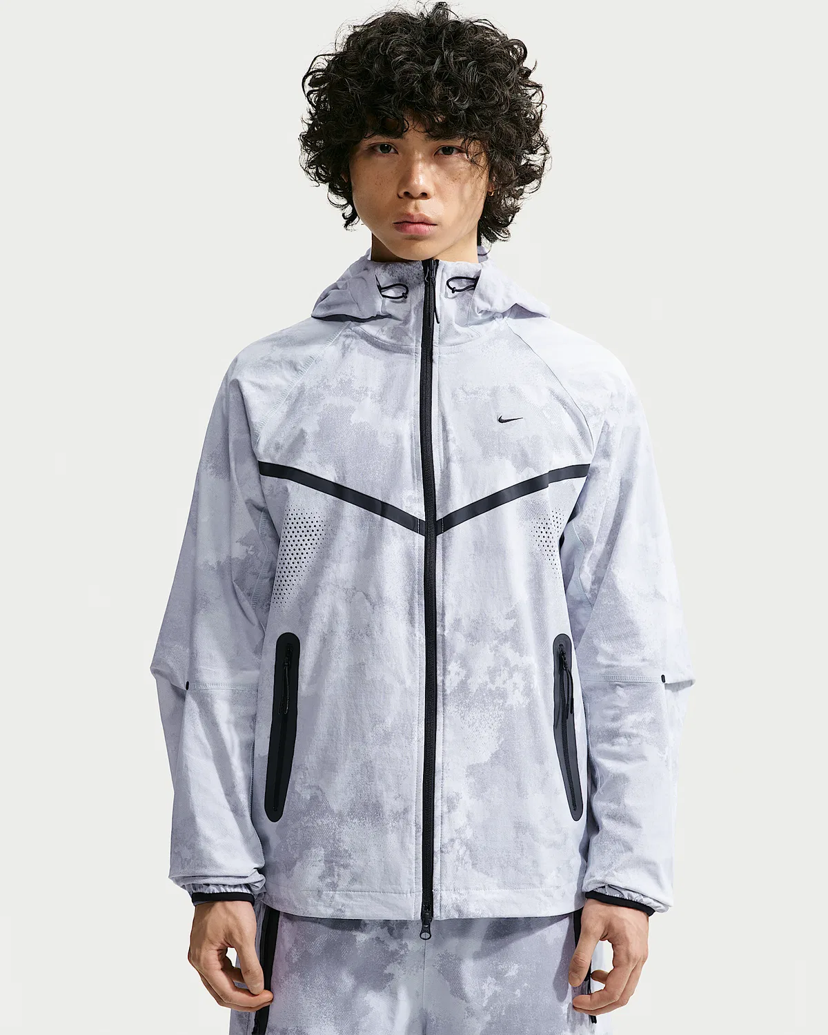 Мужская ветровка Nike Tech Windrunner Dri-FIT Woven Full-Zip, Pure Platinum/Black