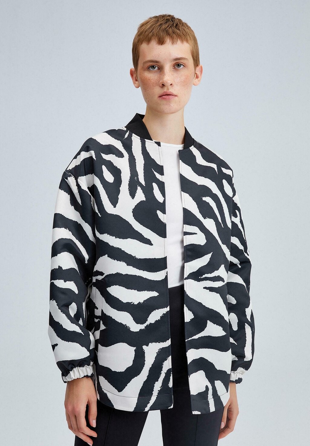 

Куртки-бомберы PATTERNED Touché Privé, белый