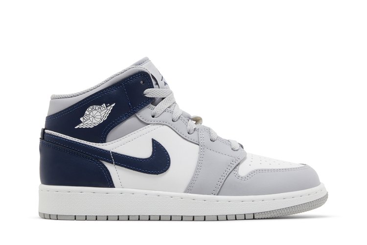 

Кроссовки Air Jordan 1 Mid GS, цвет Wolf Grey Midnight Navy