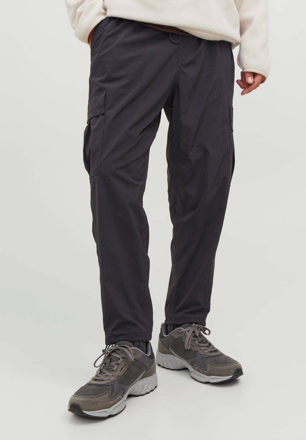 

Брюки карго KARL BROOKS TECH Jack & Jones, черный