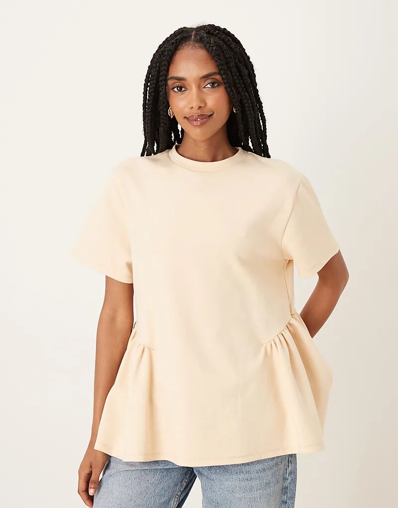

Футболка с короткими рукавами и баской ASOS DESIGN