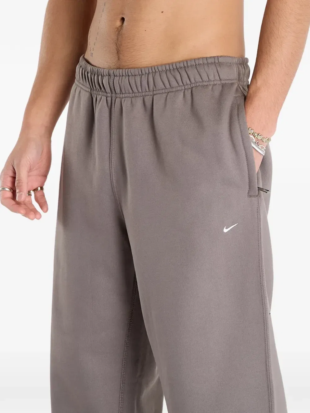 Спортивные брюки с вышивкой Swoosh Nike, коричневый — фото 3