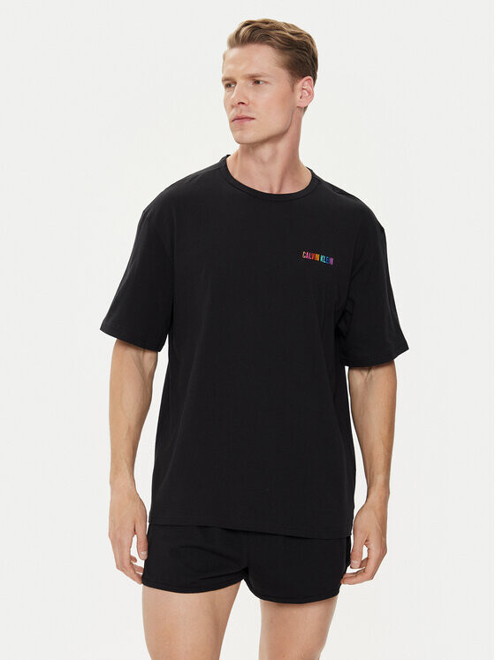 

Футболка стандартного кроя Calvin Klein, черный