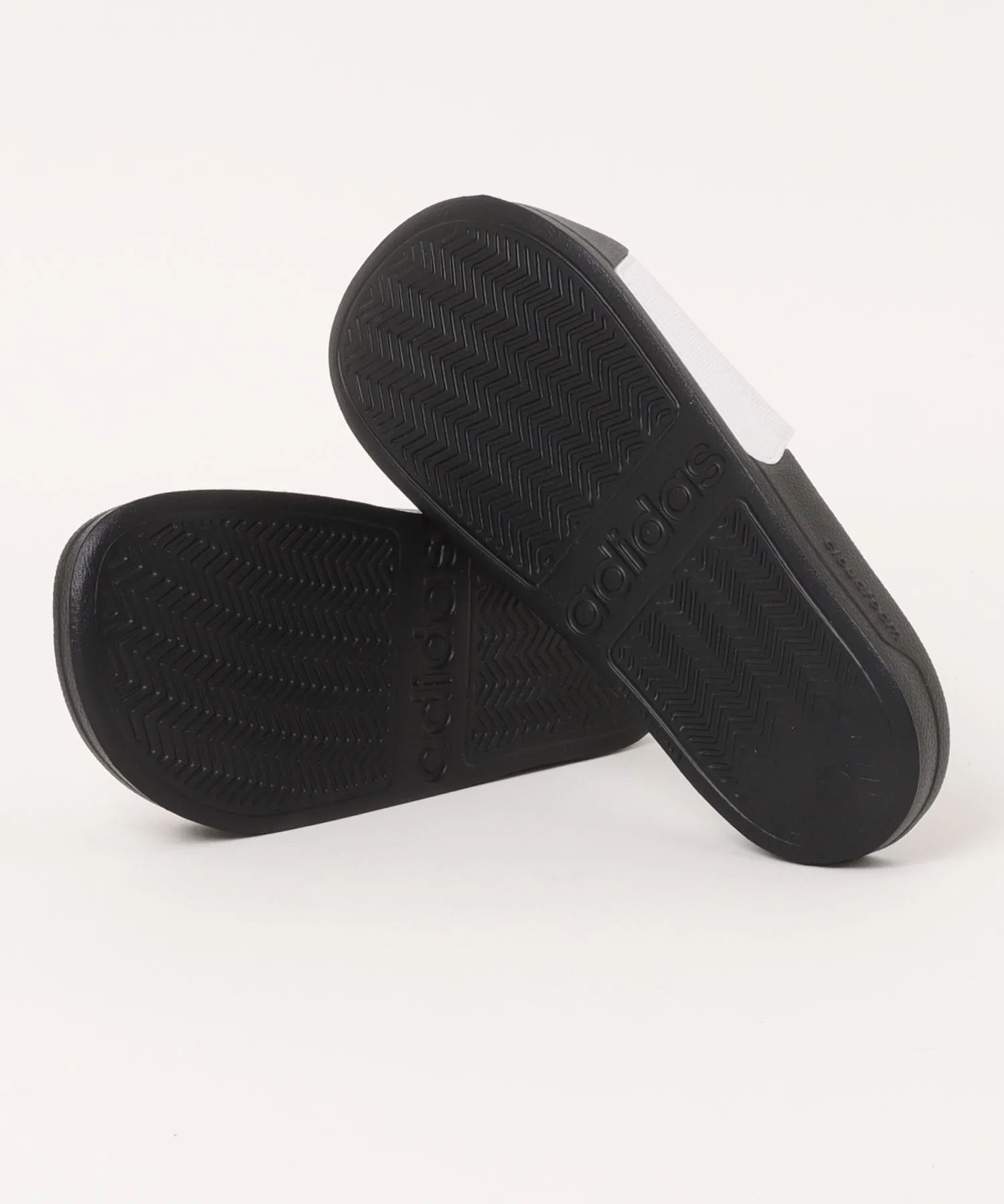 Мужские спортивные сандалии ADILETTE SHOWER U adidas белые с черным — фото 3