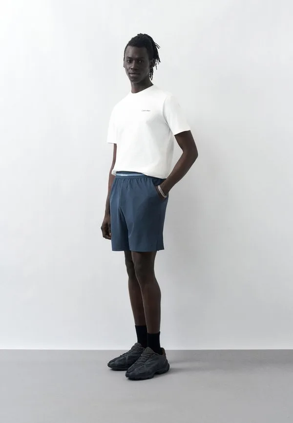 Футболка с микрологотипом и круглым вырезом, базовая футболка Calvin Klein, Bright White — фото 2