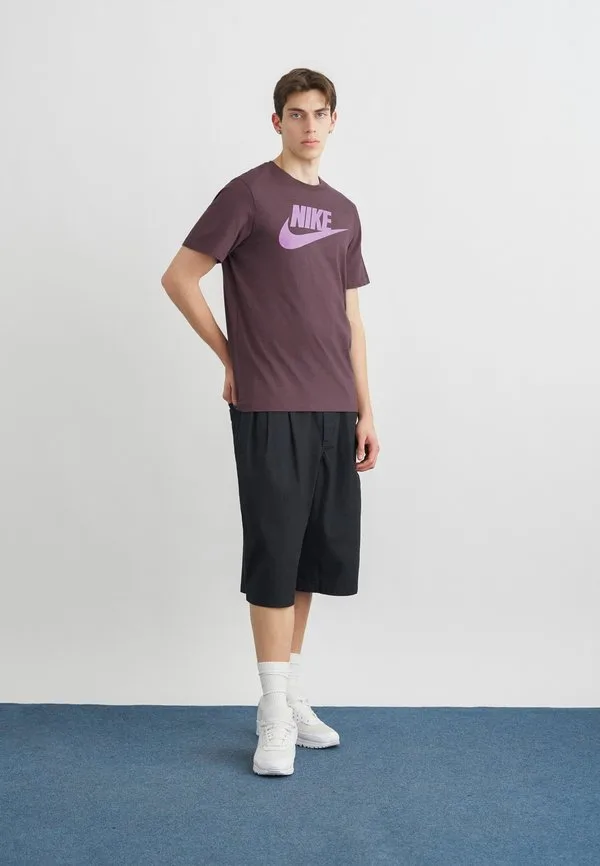 Футболка с принтом tee icon futura Nike Sportswear, Dark Brown — фото 2