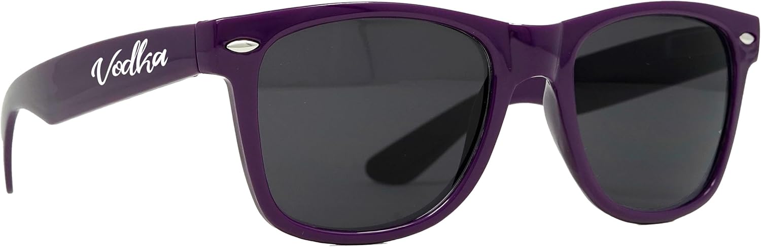 

Стильные поляризованные солнцезащитные очки Funky Junque в стиле ретро — защита от УФ-излучения, классические очки унисекс — для девичника, однотонные, в выгодных комплектах, I'll Bring the - Vodka (Dark Purple)