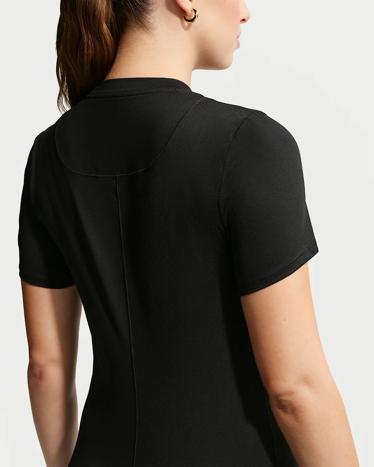 Женский топ Dri-FIT Slim-Fit с коротким рукавом (для беременных) Nike (M) One, Black/White — фото 2