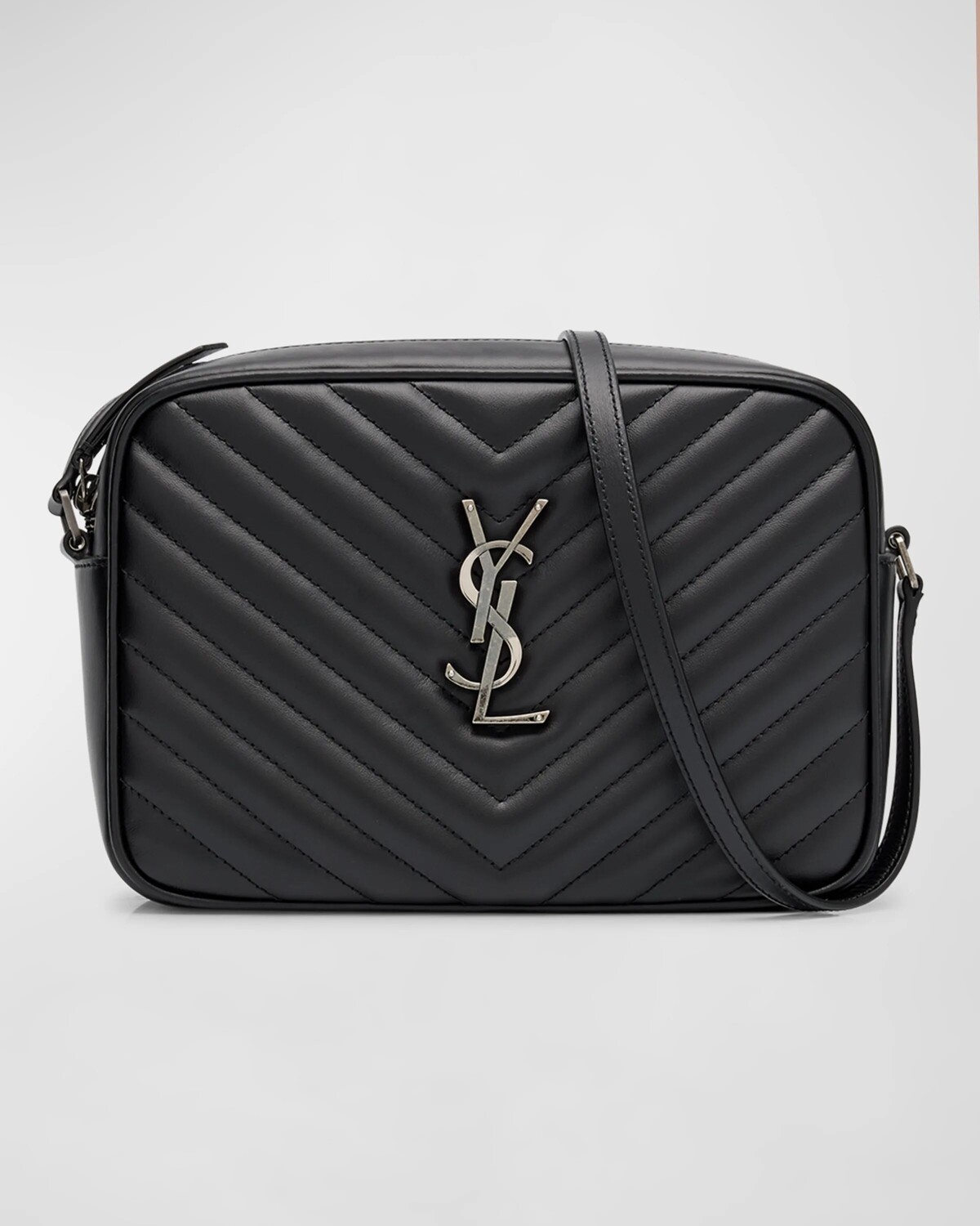 

Сумка через плечо Lou среднего размера из стеганой кожи с камерой Saint Laurent, цвет Black