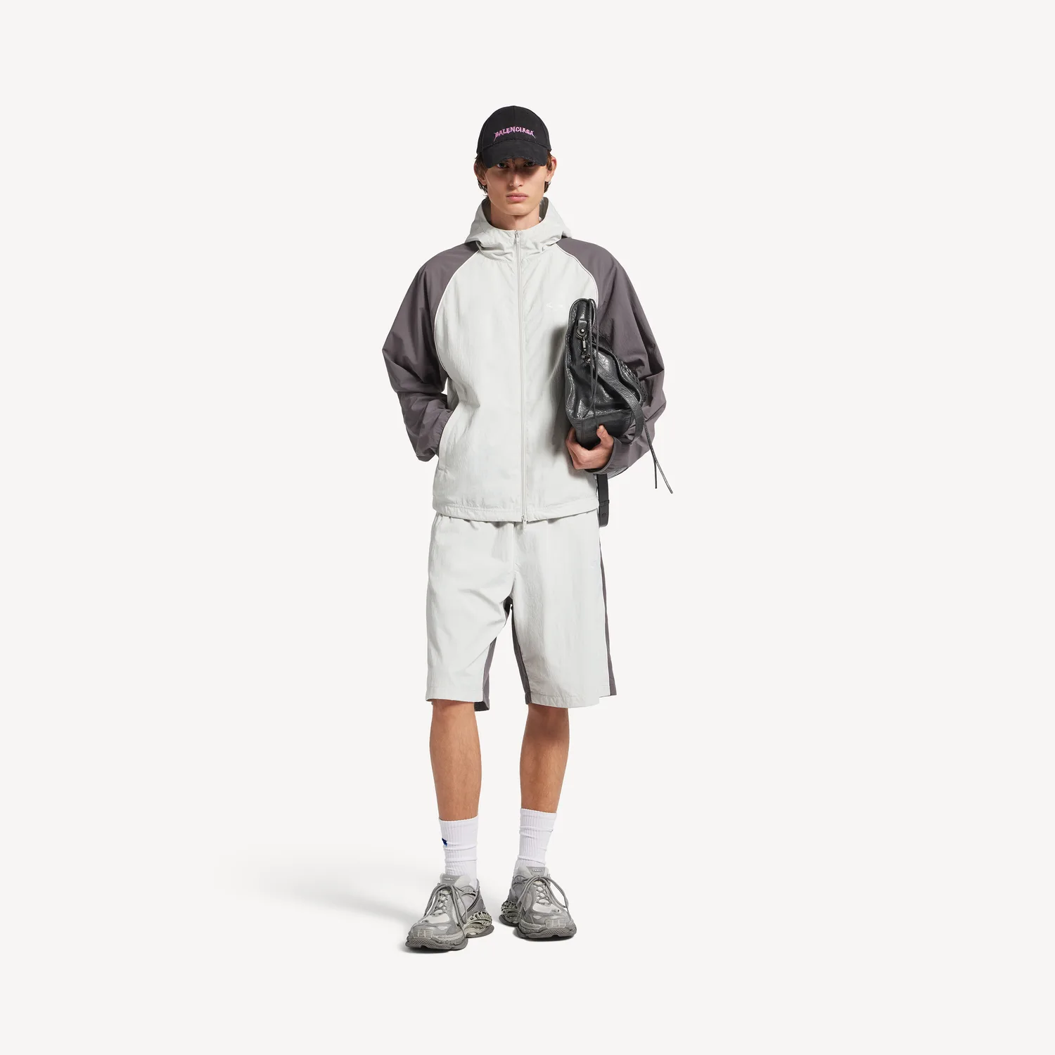 BALENCIAGA Мужская техническая спортивная куртка светло-серого цвета — фото 2