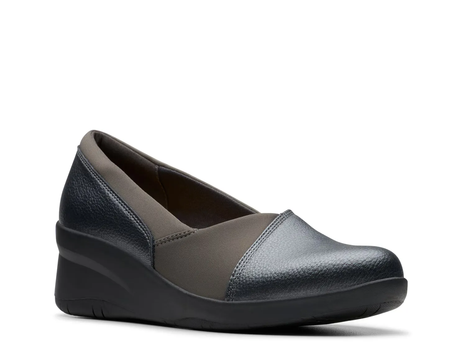 

Слипоны Suttyn Walk Wedge Slip-On Clarks, цвет darkpewter