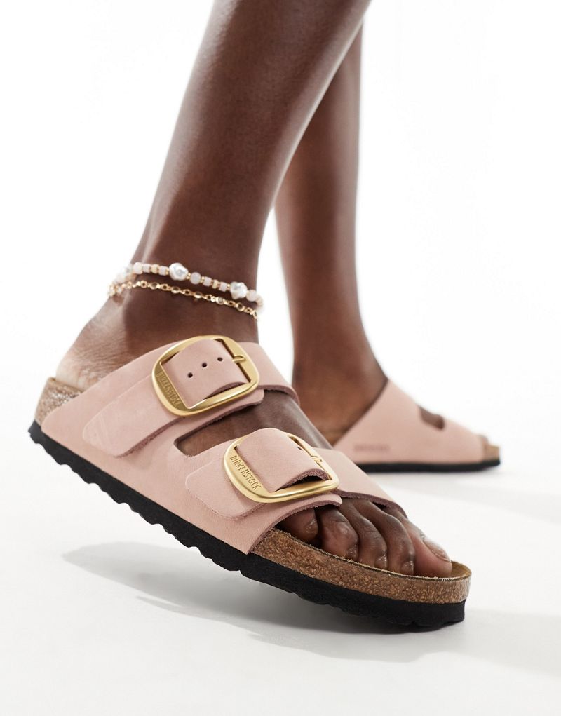 

Сандалии Birkenstock Arizona из розового нубука с большими пряжками