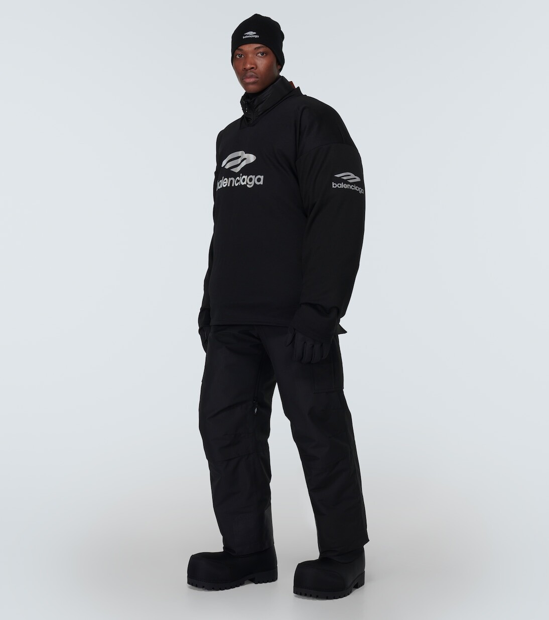 Лонгслив Balenciaga 3B Sports Icon с V-образным вырезом оверсайз, черный — фото 2