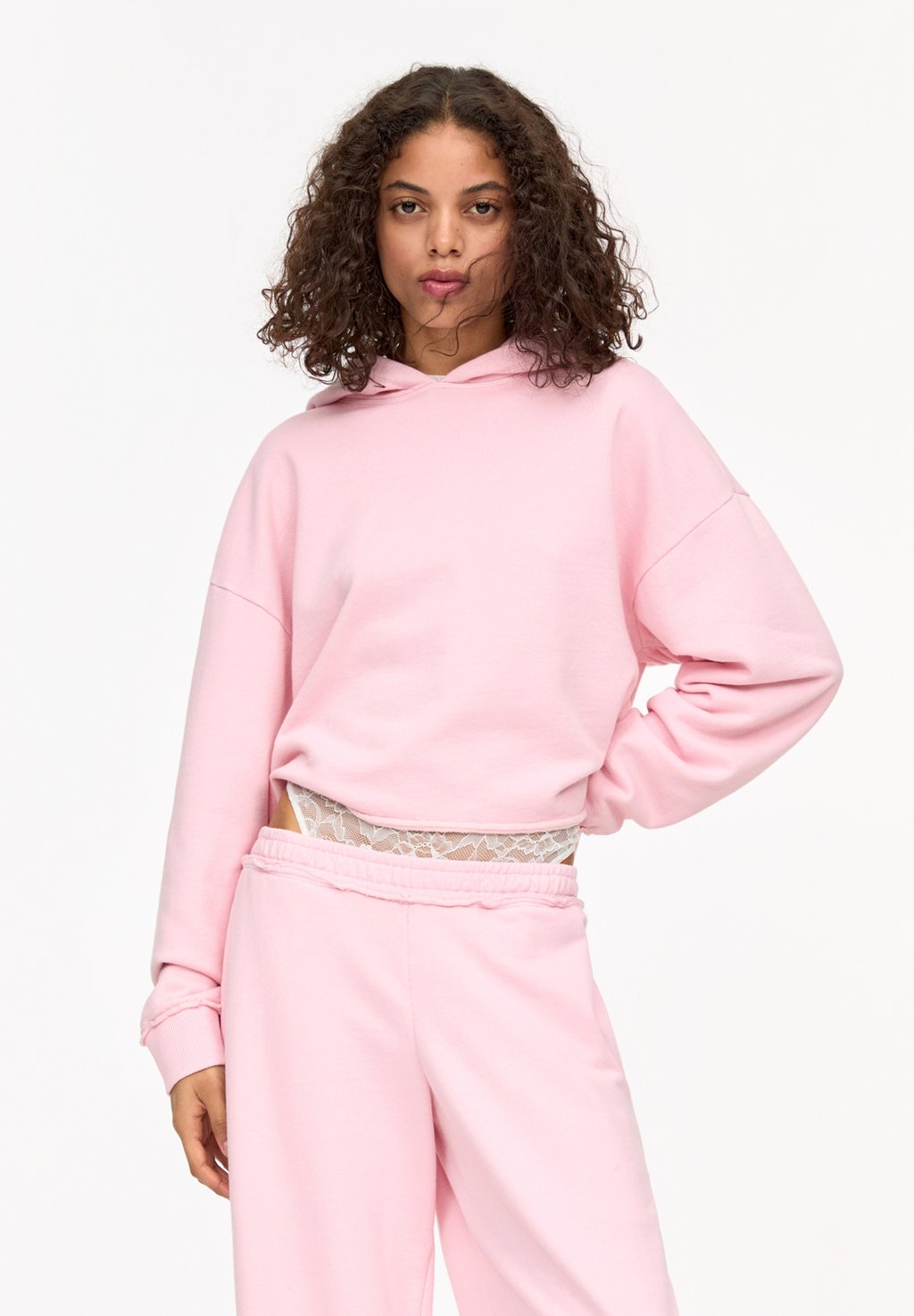 

Толстовка WITH FRAYED HEM PULL&BEAR, фуксия
