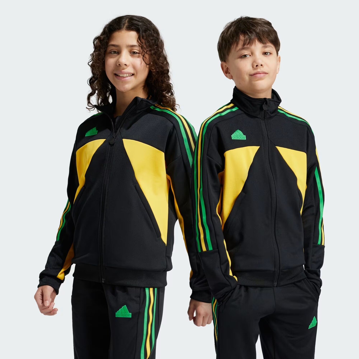 

J NP Свитшот на молнии Adidas, цвет Black/Bold Gold/Vivid Green