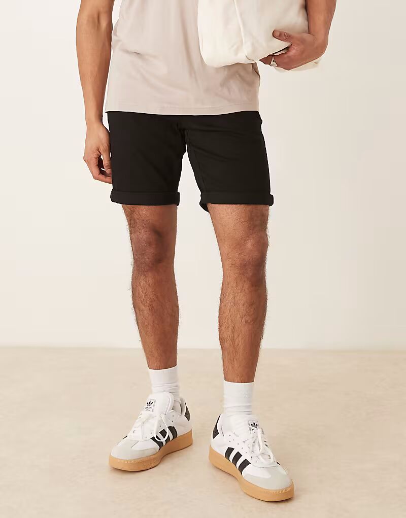 

Узкие эластичные джинсовые шорты стандартной длины ASOS DESIGN черного цвета