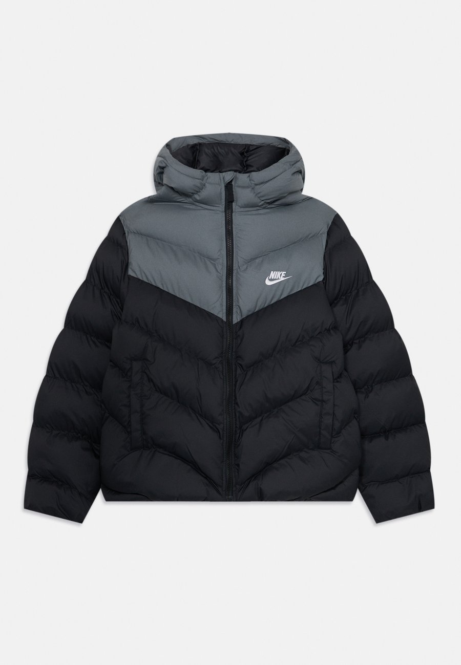 

Зимняя куртка Nike Sportswear PUFFER UNISEX, Black/Smoke Grey/White/Black