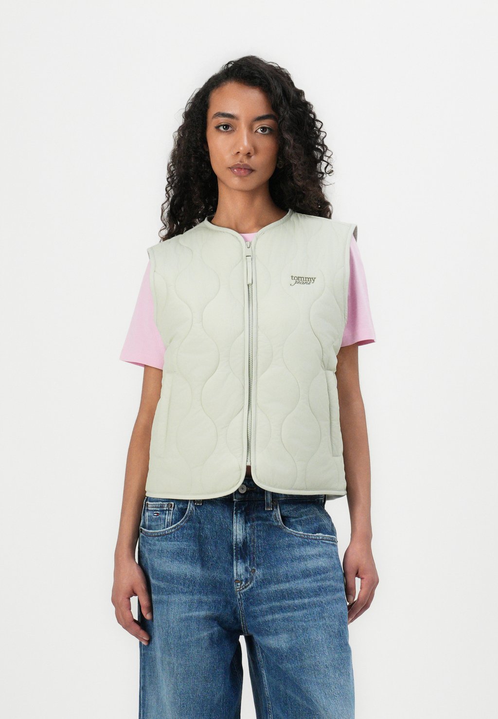 

Жилет ONION QUILT VEST Tommy Jeans, черный