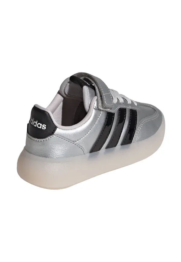 Кроссовки Barreda decode Adidas Sportswear, серебристый металлик, черный, меловой белый — фото 3