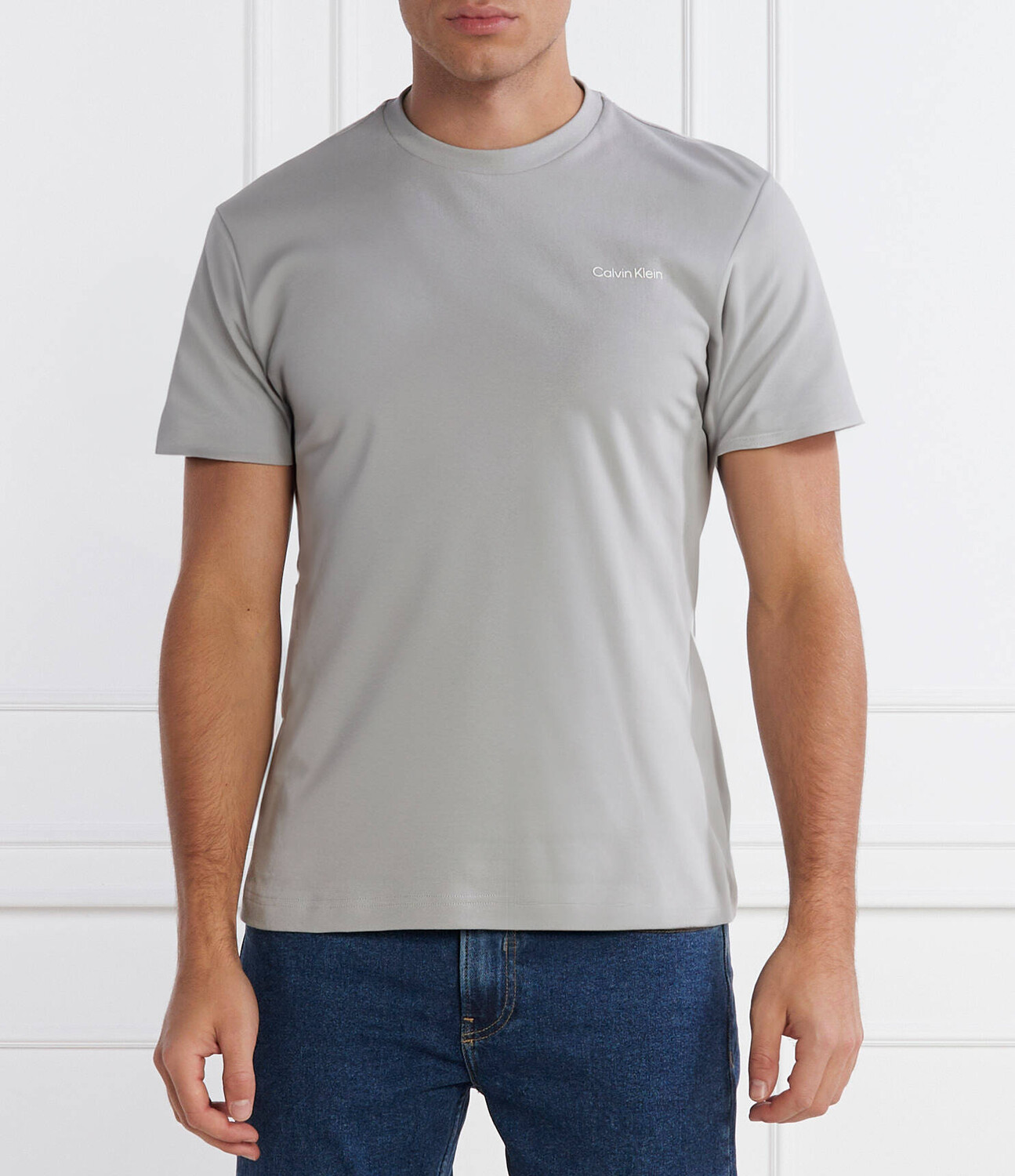 

Футболка Calvin Klein Slim Fit, серый
